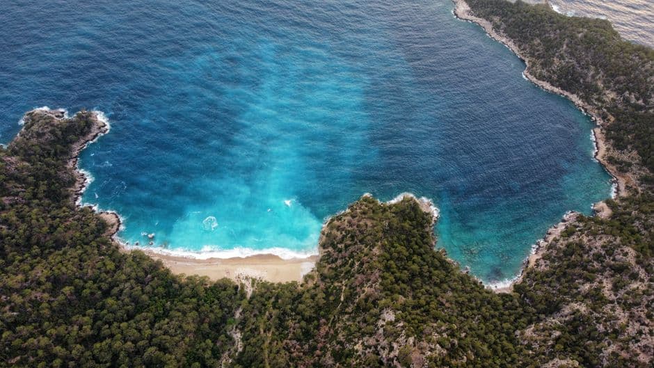 Frida Pub — Frida Pub, Kaş merkezde yer alan, geniş içecek seçenekleri ve rahat atmosferiyle bilinen bir pub mekanıdır.